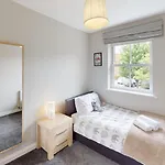 Semesterbostad Pebble Place, Sleeps 6, 1 Small Dog Welcome Filey