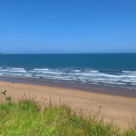 Pebble Place, Sleeps 6, 1 Small Dog Welcome * Filey
