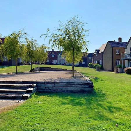 Pebble Place, Sleeps 6, 1 Small Dog Welcome * Filey