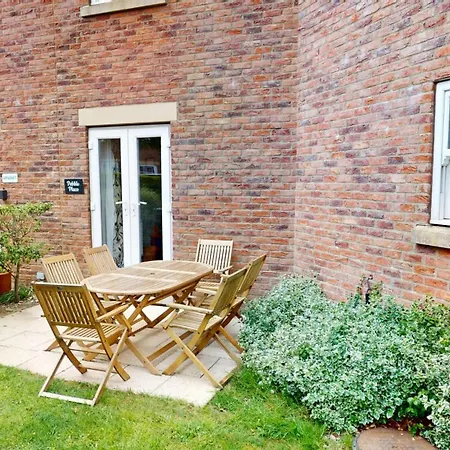 Holiday home Pebble Place, Sleeps 6, 1 Small Dog Welcome