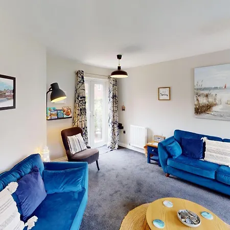 Holiday home Pebble Place, Sleeps 6, 1 Small Dog Welcome *