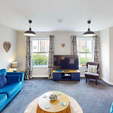 Pebble Place, Sleeps 6, 1 Small Dog Welcome Filey