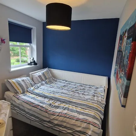 בית נופש Pebble Place, Sleeps 6, 1 Small Dog Welcome